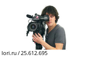 Professional cameraman, isolated on white background. Стоковое видео, видеограф Андрей Зык / Фотобанк Лори