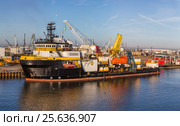 Судно Ocean Patriot компании Oceaneering у причала в Port Fourchon (2017 год). Редакционное фото, фотограф Алексей Шматков / Фотобанк Лори