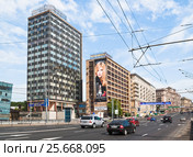 Москва. Садовое кольцо, улица Земляной Вал (2010 год). Редакционное фото, фотограф Алёшина Оксана / Фотобанк Лори
