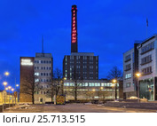 Последовательность Фибоначчи 1-55 на трубе электрокомпании Turku Energia вечером в Турку, Финляндия (2017 год). Редакционное фото, фотограф Михаил Марковский / Фотобанк Лори