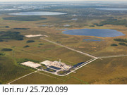 Oil rig on swamp, aerial view. Стоковое фото, фотограф Владимир Мельников / Фотобанк Лори