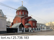 Старообрядческий храм Покрова Пресвятой Богородицы Замоскворецкой общины поповцев Рогожского согласия. Москва, Новокузнецкая улица, 38 (2017 год). Редакционное фото, фотограф Алексей Гусев / Фотобанк Лори