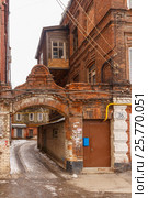 Старинная кирпичная арка. Старая Самара (2017 год). Стоковое фото, фотограф Акиньшин Владимир / Фотобанк Лори