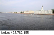 Университетская набережная Санкт-Петербурга со зданием Кунсткамеры (2016 год). Стоковое видео, видеограф Сергей Дубров / Фотобанк Лори