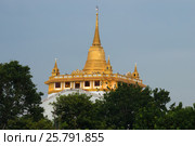 Chedi buddhist temple of the Golden mount on the evening twilight. Bangkok, Thailand (2017 год). Стоковое фото, фотограф Виктор Карасев / Фотобанк Лори