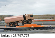 Freight military vehicle MZKT-600201 (2015 год). Редакционное фото, фотограф Elena Odareeva / Фотобанк Лори
