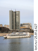 Москва.Вид на здание Мэрии. (2017 год). Редакционное фото, фотограф Антон Вербило / Фотобанк Лори