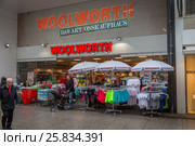 Магазин Woolworth в Кобленце (2017 год). Редакционное фото, фотограф Алексей Шматков / Фотобанк Лори