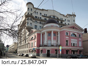 Москва, Погорельский переулок при пересечении с Щетининским переулком (2017 год). Редакционное фото, фотограф Дмитрий Неумоин / Фотобанк Лори
