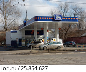 Автозаправочная станция «ТНК», автомойка. Улица Преображенский Вал, строение 5. Район Преображенское. Москва (2017 год). Редакционное фото, фотограф lana1501 / Фотобанк Лори