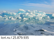 Пейзаж с торосами на Байкале. Стоковое фото, фотограф Овчинникова Ирина / Фотобанк Лори