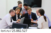 Business meeting in office. Стоковое видео, видеограф Яков Филимонов / Фотобанк Лори
