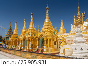 Shwedagon Paya is the most sacred golden buddhist pagoda in Yangon, Myanmar. Стоковое фото, агентство BE&W Photo / Фотобанк Лори