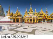 Shwedagon Paya is the most sacred golden buddhist pagoda in Yangon, Myanmar. Стоковое фото, агентство BE&W Photo / Фотобанк Лори