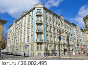 Москва, доходный дом 19/28 на пересечении Подсосенского и Лялина переулков весной, 1910 год постройки. Редакционное фото, фотограф Овчинникова Ирина / Фотобанк Лори