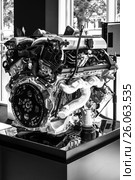 BERLIN - JUNE 14, 2015: Engine V12 DOHC (BMW N73) of the Rolls-Royce. The Classic Days on Kurfuerstendamm. Редакционное фото, фотограф Sergey Kohl / Фотобанк Лори
