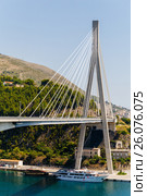 Modern Franzo Tudjman's cable-stayed bridge in Dubrovnik, Croatia. Стоковое фото, фотограф Андрей Орехов / Фотобанк Лори