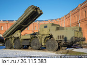 Боевая машина реактивной системы залпового огня 9А52 "Смерч" в экспозиции Артиллерийского музея. Санкт-Петербург (2017 год). Редакционное фото, фотограф Виктор Карасев / Фотобанк Лори