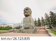 Памятник Ленину  в Улан-Удэ. Вид спереди. Россия, Республика Бурятия, Улан-Удэ (2016 год). Редакционное фото, фотограф Яковлев Сергей / Фотобанк Лори