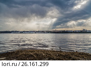 Наводнение: затопленный пляж в Тверицах, Ярославль (2017 год). Стоковое фото, фотограф Илья Бесхлебный / Фотобанк Лори