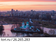 Санкт-Петербург. Вид сверху на Храмовый комплекс в парке Городов-Героев (Пулковском парке) (2017 год). Редакционное фото, фотограф Литвяк Игорь / Фотобанк Лори