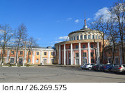 Tver, Russia - may 07.2017. Old building of river station on the waterfront Athanasius Nikitin. Редакционное фото, фотограф Володина Ольга / Фотобанк Лори