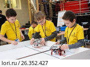 Competitions of robots among school students (2017 год). Редакционное фото, фотограф Сергей Буторин / Фотобанк Лори
