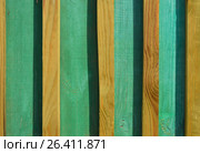Покрашенный зеленой краской деревянные доски . Painted green paint wooden planks . Background or texture. Стоковое фото, фотограф Дмитрий Родин / Фотобанк Лори