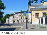 Москва, улица Воронцово Поле летом. Стоковое фото, фотограф Овчинникова Ирина / Фотобанк Лори