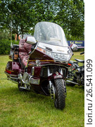 PAAREN IM GLIEN, GERMANY - JUNE 03, 2017: A touring motorcycle Honda Gold Wing GL1500. Exhibition "Die Oldtimer Show". Редакционное фото, фотограф Sergey Kohl / Фотобанк Лори