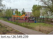 Детская площадка в сквере жилого микрорайона (2017 год). Редакционное фото, фотограф Светлана Попова / Фотобанк Лори