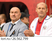 Кубок Конфедераций FIFA 2017 в России. Матч Россия - Португалия. Тренеры Станислав Черчесов и Мирослав Ромащенко. Редакционное фото, фотограф Александр С. Курбатов / Фотобанк Лори