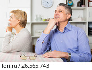 Mature couple quarrels. Стоковое фото, фотограф Яков Филимонов / Фотобанк Лори