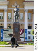 Архангельск. Памятник Павлину Федоровичу Виноградову (2006 год). Редакционное фото, фотограф Дмитрий Щукин / Фотобанк Лори