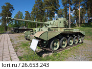 Британский средний крейсерский танк "Comet MK1 model B" в танковом музее Паролы. Финляндия (2017 год). Редакционное фото, фотограф Виктор Карасев / Фотобанк Лори