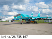 Российский многофункциональный истребитель-бомбардировщик Су-32  крупным планом. Авиасалон МАКС-2017. Редакционное фото, фотограф Виктор Карасев / Фотобанк Лори