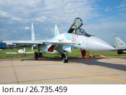 Российский многофункциональный истребитель Су-35С крупным планом. Авиасалон МАКС-2017. Редакционное фото, фотограф Виктор Карасев / Фотобанк Лори