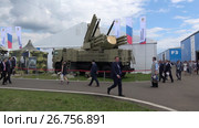 Зенитный ракетно-пушечный комплекс (ЗРПК) «Панцирь-С1» крупным планом на авиасалоне МАКС-2017. Редакционное видео, видеограф Виктор Карасев / Фотобанк Лори