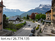 Panoramic view of french Alps and Saint-Gervais-les-Bains (2016 год). Редакционное фото, фотограф Юлия Белоусова / Фотобанк Лори