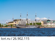 St. Petersburg, Russia - June 04. 2017. view of Petrine quay and Frigate Grace. Редакционное фото, фотограф Володина Ольга / Фотобанк Лори