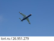 Геленджик, "Гидроавиасалон-2006". Самолет-амфибия Бе-200ЧС в полете. Редакционное фото, фотограф Дмитрий Щукин / Фотобанк Лори