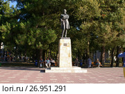 Геленджик. Памятник Михаилу Юрьевичу Лермонтову (2006 год). Редакционное фото, фотограф Дмитрий Щукин / Фотобанк Лори