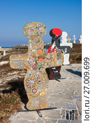 PAPHOS - JULY 12, 2017: Idol of Pomos.Waterside Artwork in Paphos made by students from high schools across the island. Редакционное фото, фотограф Papoyan Irina / Фотобанк Лори