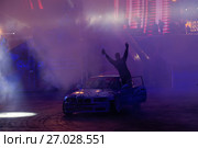 Международный каскадер и многократный рекордсмен мира Терри Грант на 10 фестивале экстремальных видов спорта Прорыв в Олимпийском спортивном комплексе (2017 год). Редакционное фото, фотограф Pukhov K / Фотобанк Лори