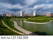 Москва, Марьино, Дюссельдорфский парк (2017 год). Редакционное фото, фотограф glokaya_kuzdra / Фотобанк Лори