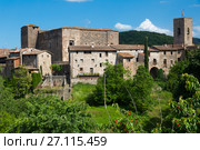 Castle of Santa Pau in summer day, Garrotxa (2017 год). Стоковое фото, фотограф Яков Филимонов / Фотобанк Лори