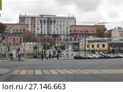 Москва, недокрашенное зданиена Таганке (2017 год). Стоковое фото, фотограф Дмитрий Неумоин / Фотобанк Лори