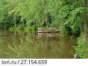 Pier on river bank in park. Vantaa, Finland. Стоковое фото, фотограф Валерия Попова / Фотобанк Лори