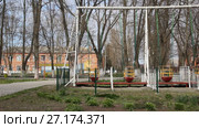 Безлюдный парк ранней весной. Стоковое видео, видеограф Олег Хархан / Фотобанк Лори