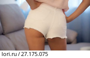 Back view of sexy girl body in white denim cut-offs shorts. Стоковое видео, видеограф Яков Филимонов / Фотобанк Лори
